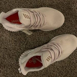 Women’s Adidas AlphaBoost NWT. Orchid Tint